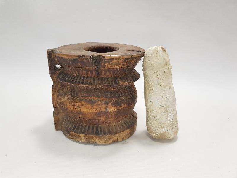 OSMANLI DÖNEMİ İŞLEMELİ AHŞAP DİBEK 