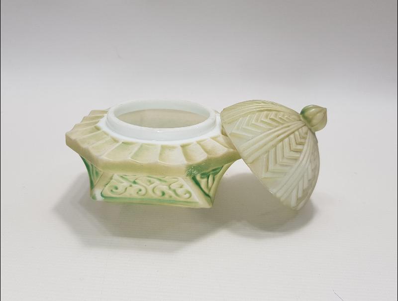 OSMANLI DÖNEMİ TEKKE İŞİ KUBBE FORMLU OPAL ŞEKERLİK 