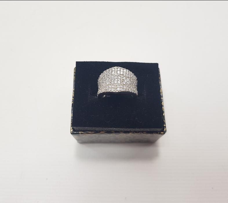 ZİRKON TAŞLARLA SÜSLÜ GÜMÜŞ YÜZÜK 