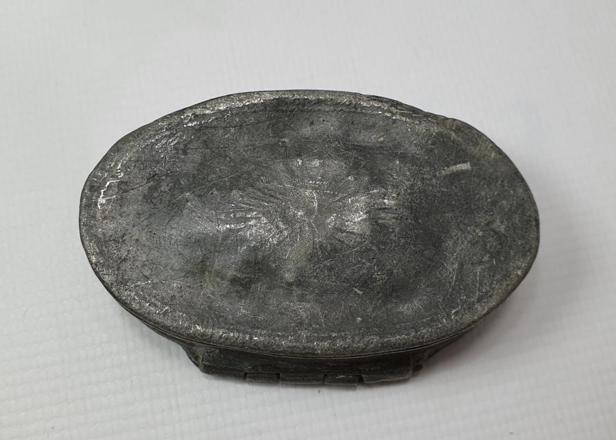 ALT KISMINDA OSMANLI ŞEMŞESİ BULUNAN ABDÜLMECİD HAN DÖNEMİ ENFİYE KUTUSU