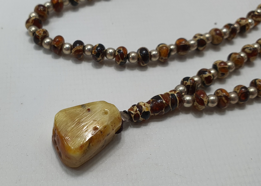 ÇOK NADİR ANTİKA DAMLA KEHRİBAR VE GÜMÜŞ GERDANLIK