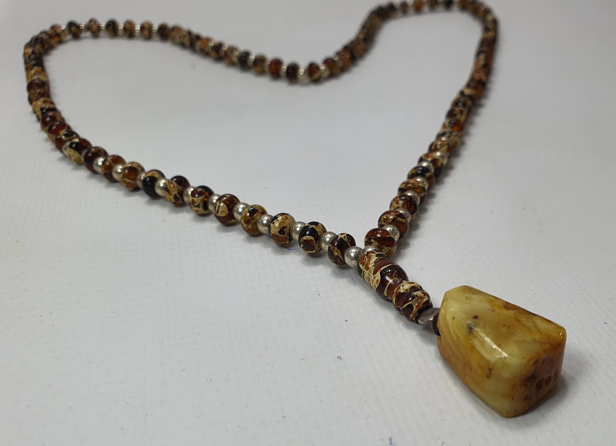 ÇOK NADİR ANTİKA DAMLA KEHRİBAR VE GÜMÜŞ GERDANLIK