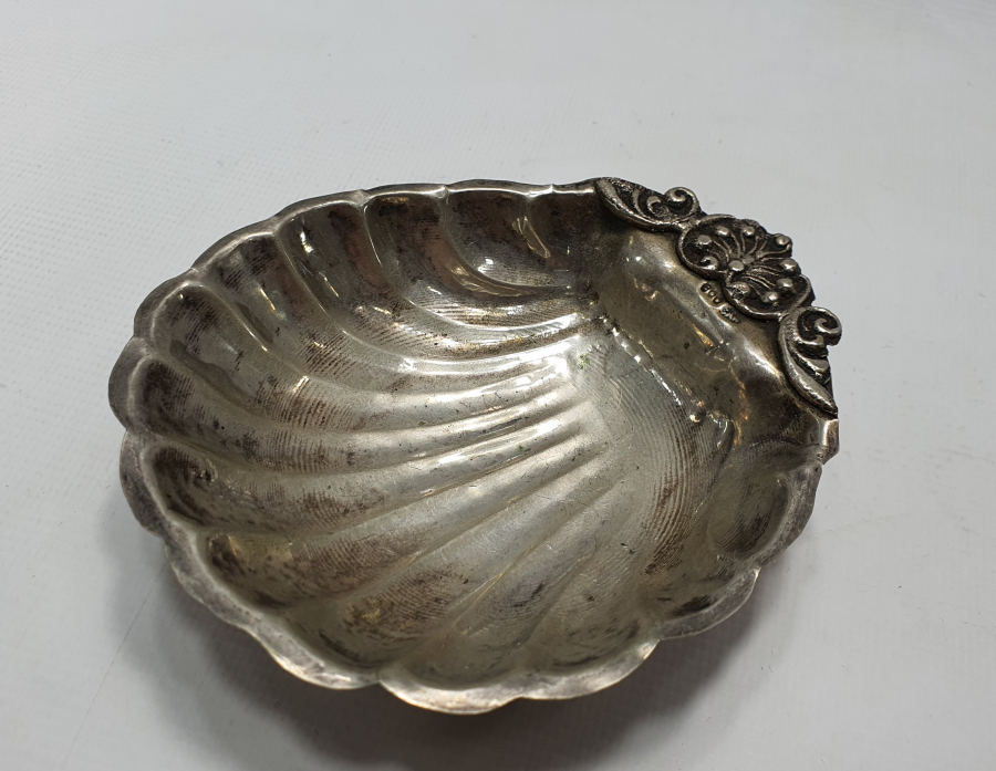 DENİZ KABUĞU FORMUNDA GÜMÜŞ İKRAMLIK