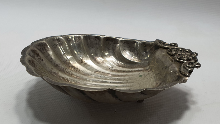 DENİZ KABUĞU FORMUNDA GÜMÜŞ İKRAMLIK