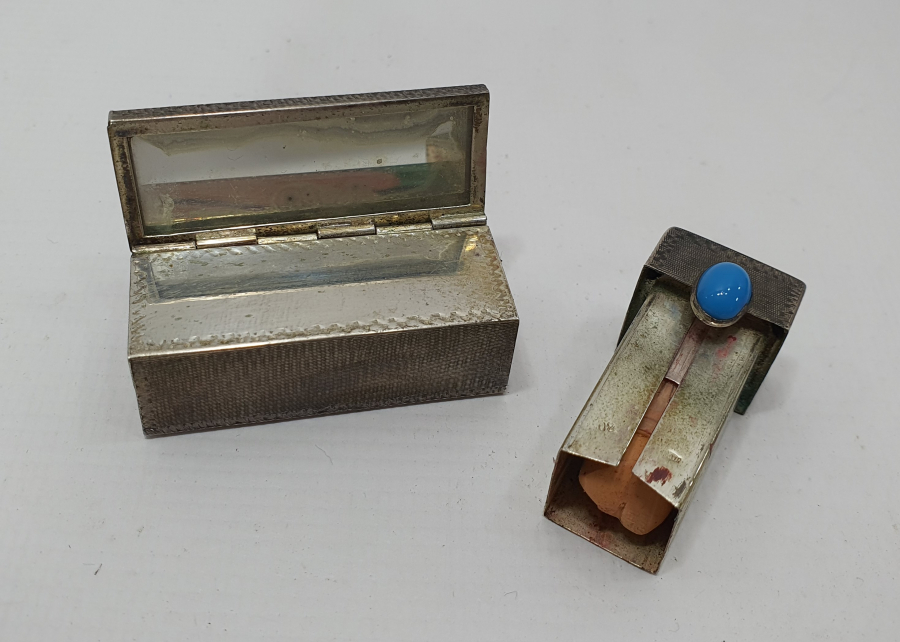 İÇİNDE ÖZEL AYNASI BULUNAN TURKUAZ TAŞLI RUJ KUTUSU