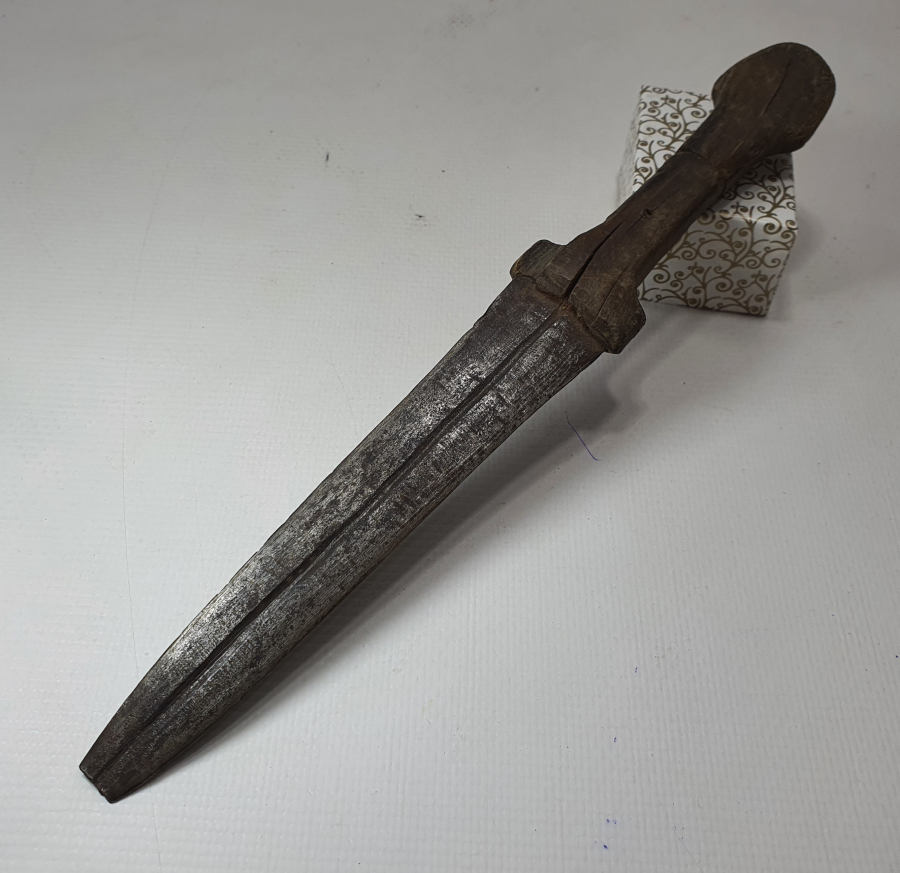 OSMANLI DÖNEMİ BOYNUZ SAPLI VE AY YILDIZLI ÇERKES KAMASI