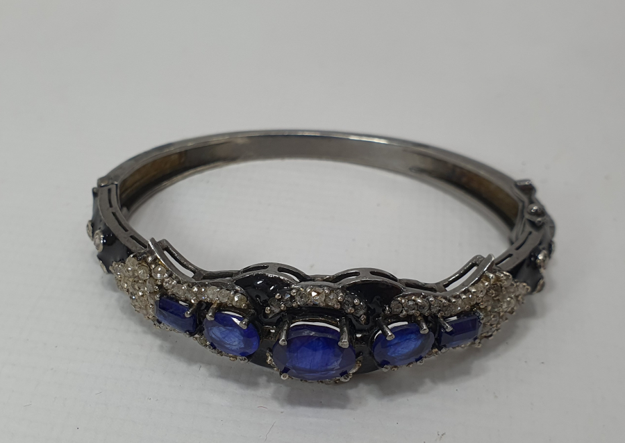 ÜZERİ SAFİR MARGAZİT VE ELMAS TAŞLARLA SÜSLÜ ÖZEL YAPIM BİLEKLİK