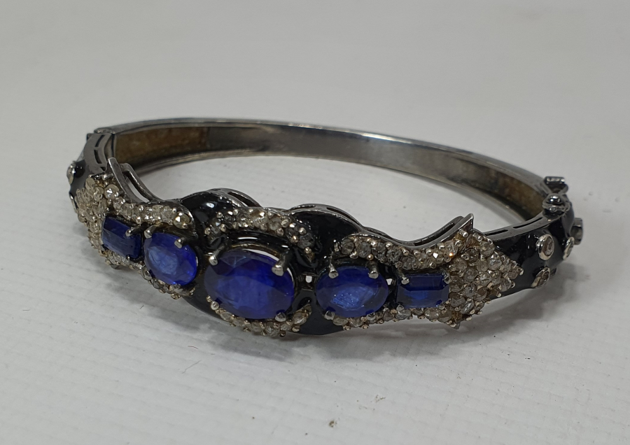 ÜZERİ SAFİR MARGAZİT VE ELMAS TAŞLARLA SÜSLÜ ÖZEL YAPIM BİLEKLİK