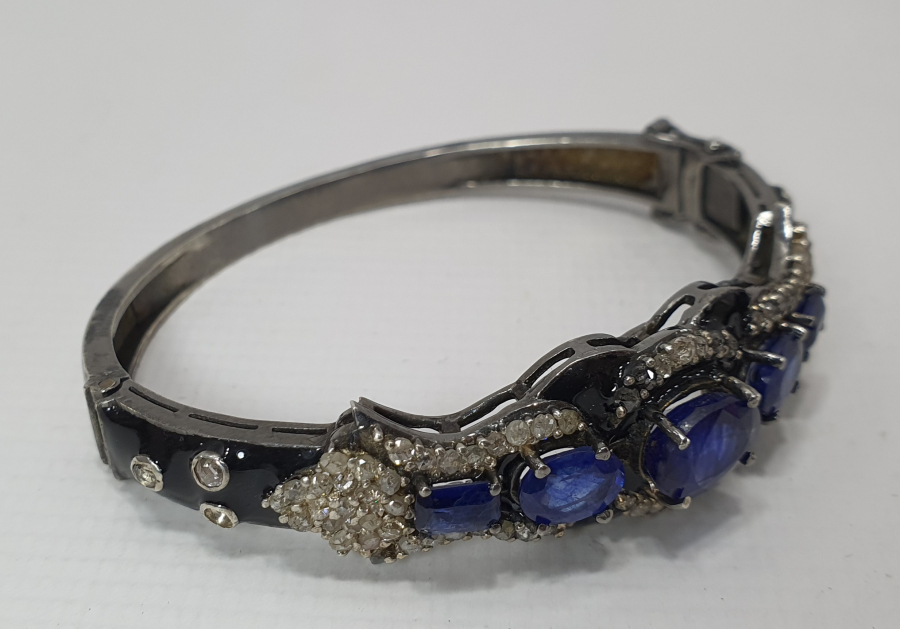 ÜZERİ SAFİR MARGAZİT VE ELMAS TAŞLARLA SÜSLÜ ÖZEL YAPIM BİLEKLİK