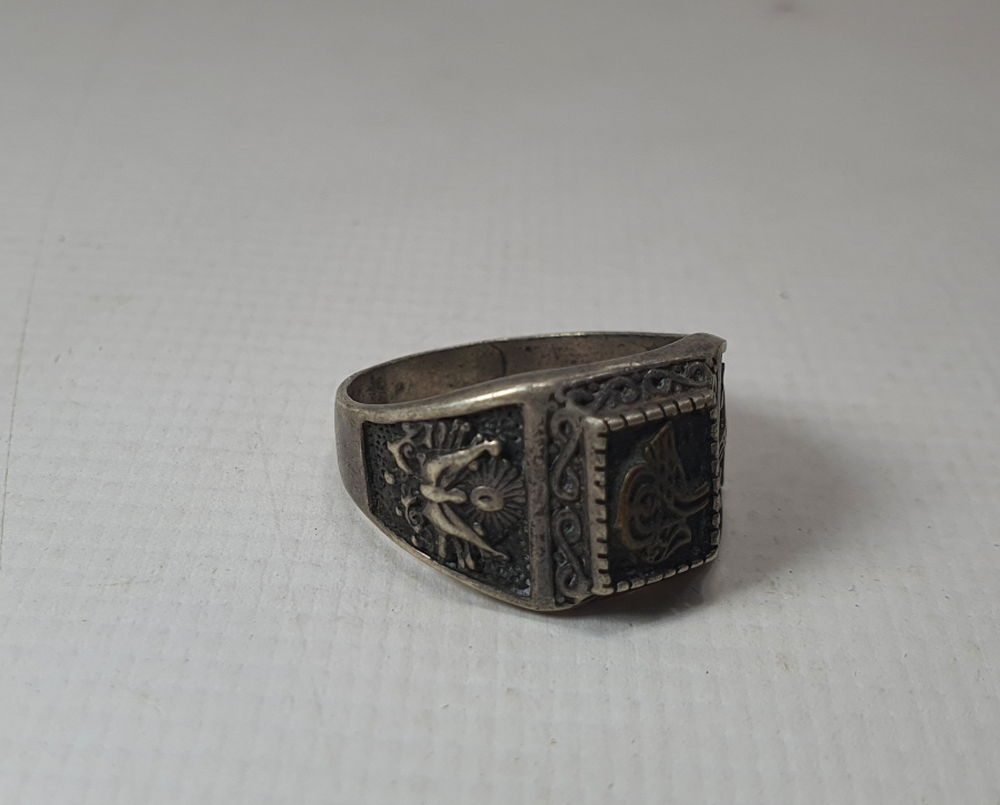 ÜZERİNDE OSMANLI DEVLET ARMASI VE TUĞRA BULUNAN GÜMÜŞ YÜZÜK