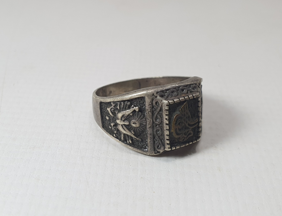 ÜZERİNDE OSMANLI DEVLET ARMASI VE TUĞRA BULUNAN GÜMÜŞ YÜZÜK