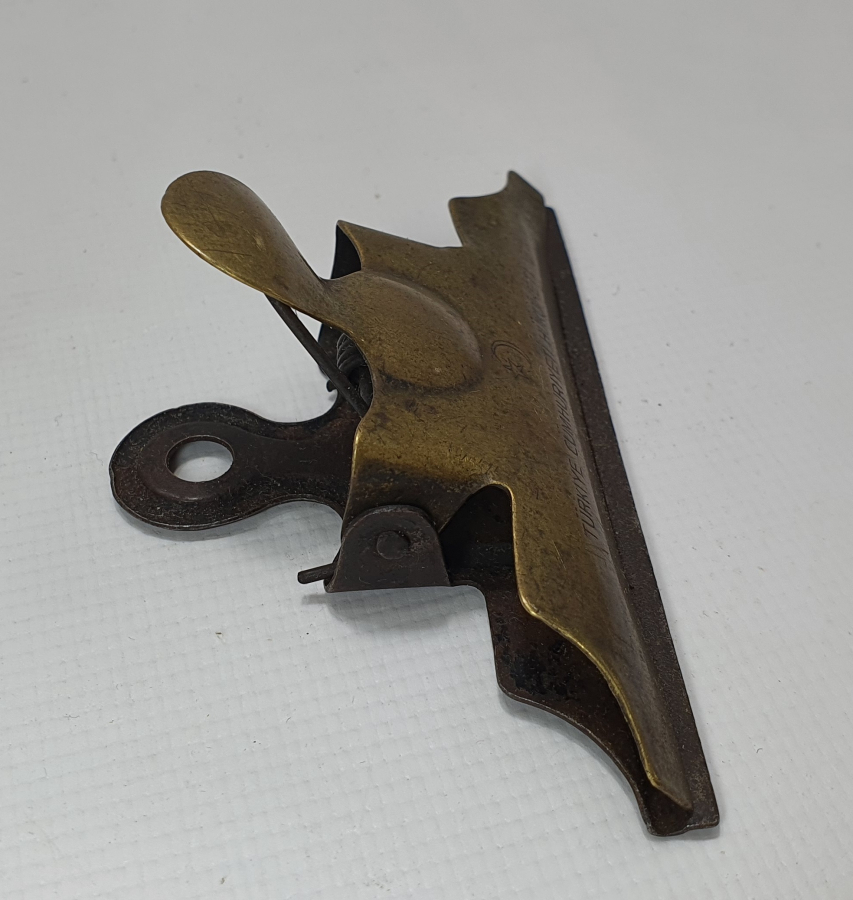 ÜZERİNDE TÜRKİYE CÜMHURİYETİ HÜKÜMETİ YAZILI CUMHURİYET BAŞLARI KISKAÇ