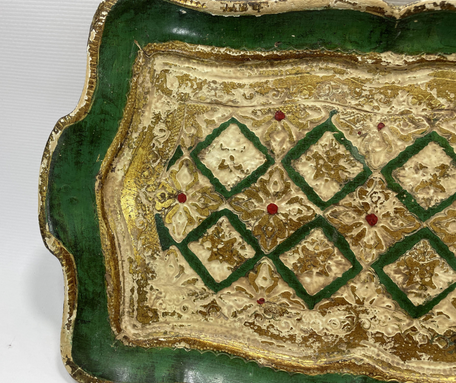 1900 BAŞLARI ÜZERİ ALTIN VERMEYLİ AHŞAP TEPSİ