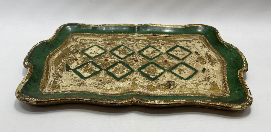 1900 BAŞLARI ÜZERİ ALTIN VERMEYLİ AHŞAP TEPSİ