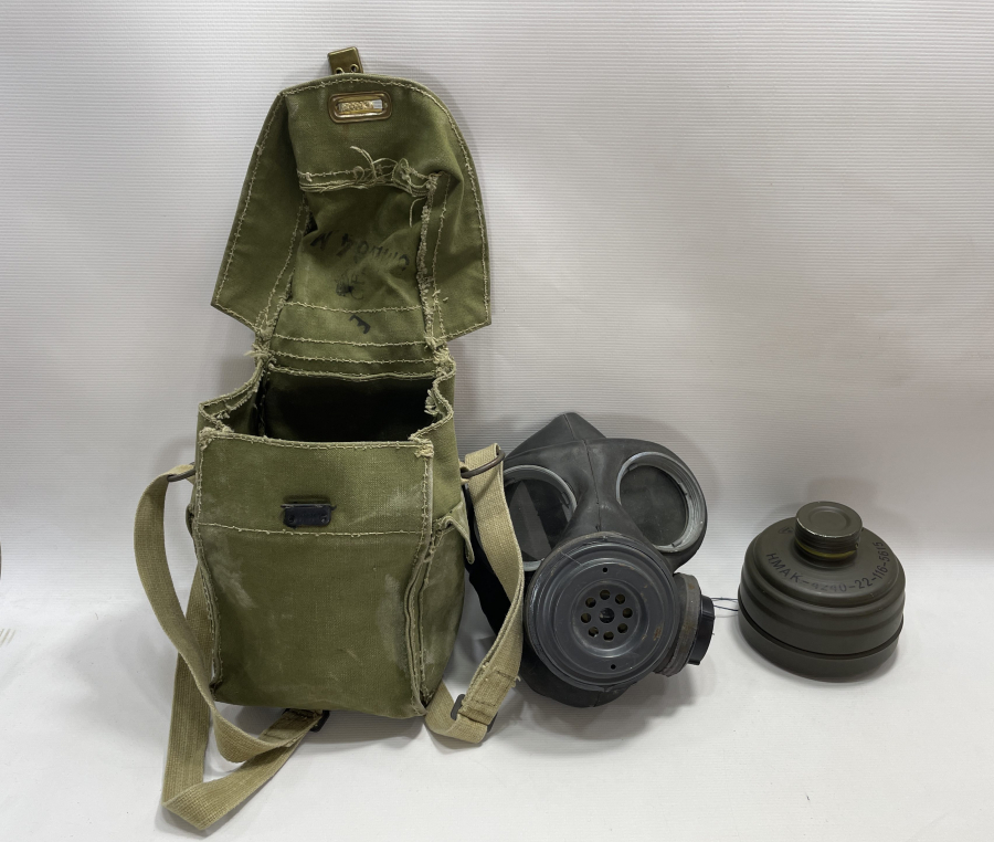 2. DÜNYA SAVAŞI DÖNEMİ ÖZEL ÇANTASINDA GAZ MASKESİ