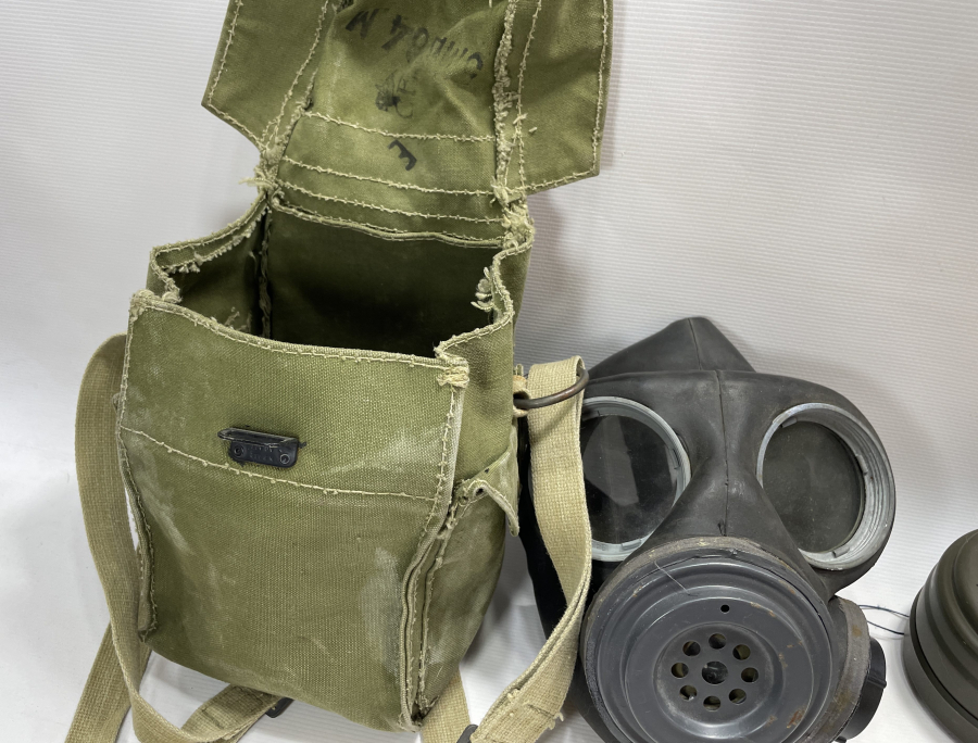 2. DÜNYA SAVAŞI DÖNEMİ ÖZEL ÇANTASINDA GAZ MASKESİ