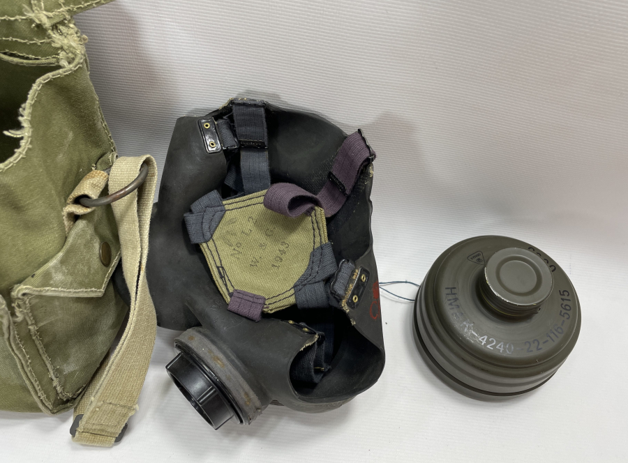 2. DÜNYA SAVAŞI DÖNEMİ ÖZEL ÇANTASINDA GAZ MASKESİ