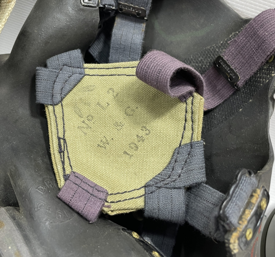 2. DÜNYA SAVAŞI DÖNEMİ ÖZEL ÇANTASINDA GAZ MASKESİ