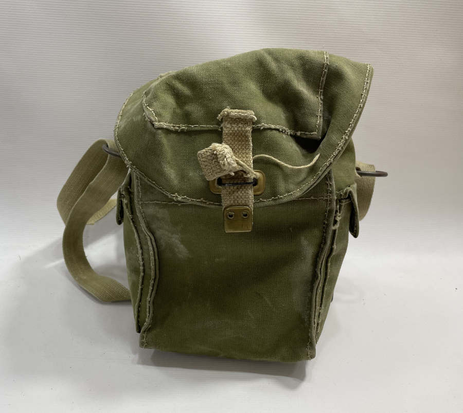 2. DÜNYA SAVAŞI DÖNEMİ ÖZEL ÇANTASINDA GAZ MASKESİ