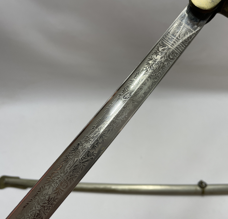 CUMHURİYET BAŞLARI ÇİL KONDİSYONDA NADİR SUBAY KILICI