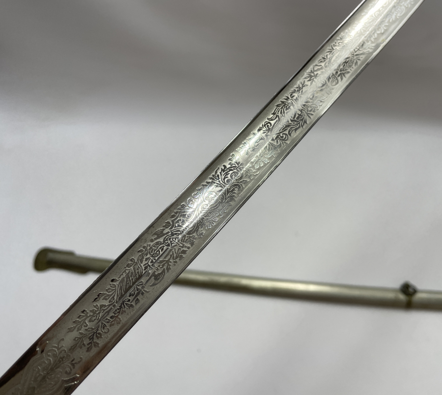 CUMHURİYET BAŞLARI ÇİL KONDİSYONDA NADİR SUBAY KILICI