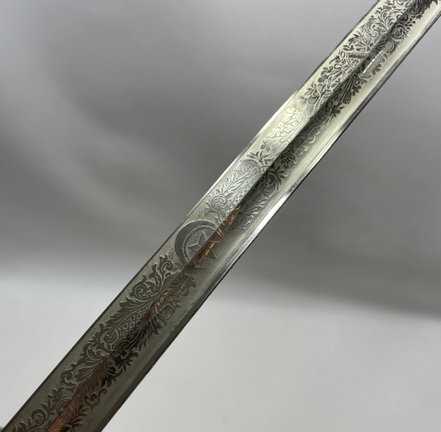 CUMHURİYET BAŞLARI ÇİL KONDİSYONDA NADİR SUBAY KILICI