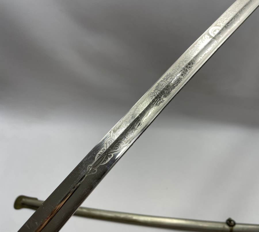 CUMHURİYET BAŞLARI ÇİL KONDİSYONDA NADİR SUBAY KILICI