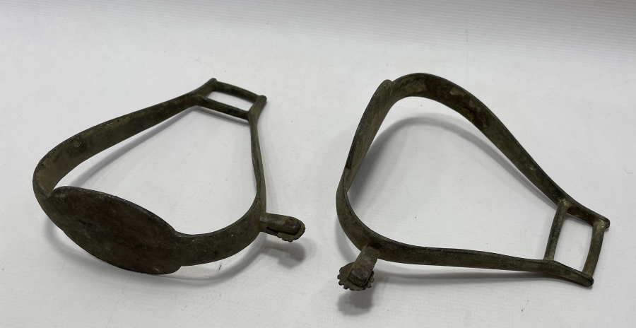 OSMANLI DÖNEMİ MAHMUZLU SUBAY ÜZENGİSİ