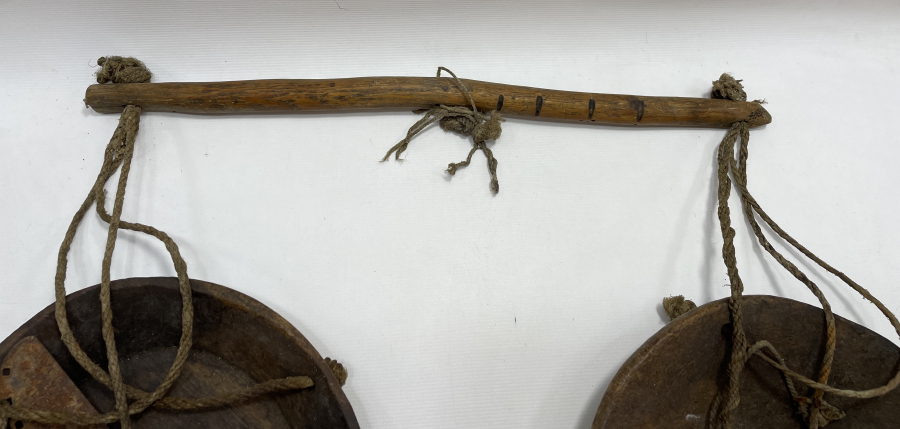 TAMAMI AHŞAPTAN MAMUL ÇOK NADİR TERAZİ