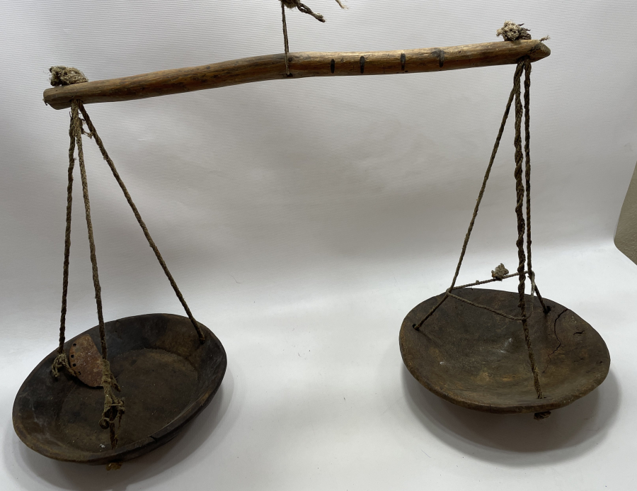 TAMAMI AHŞAPTAN MAMUL ÇOK NADİR TERAZİ