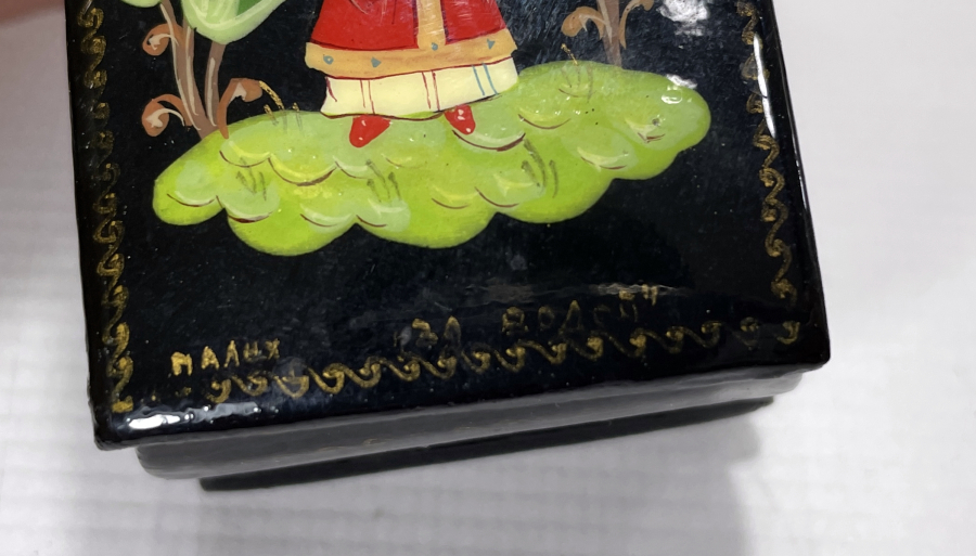 TAMAMI EL BOYAMA SANATÇI İMZALI ANTİKA PAPİER MACHE KUTU