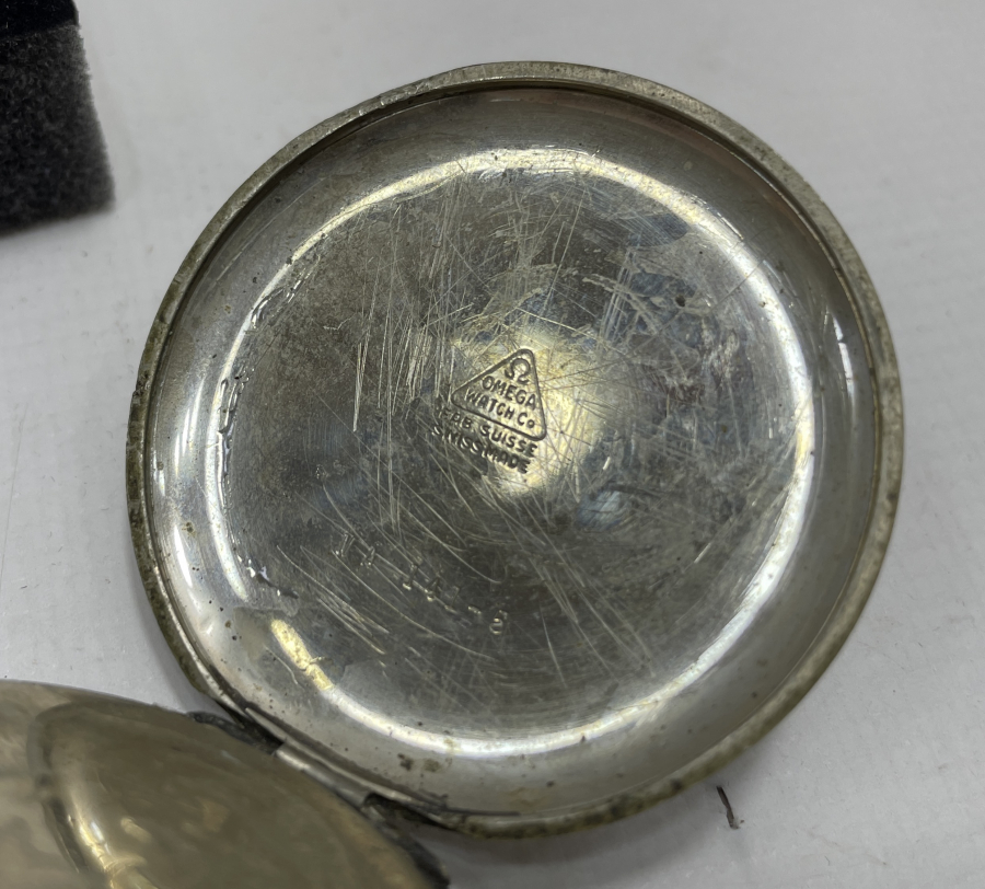 TEPEDEN KURMALI ANTİKA OMEGA MARKA CEP SAATİ