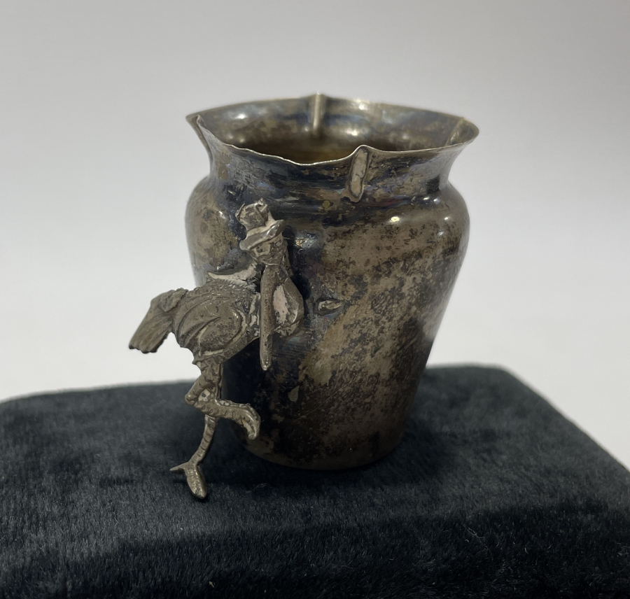 ÜZERİ LEYLEK FİGÜRLÜ ANTİKA GÜMÜŞ HOKKA