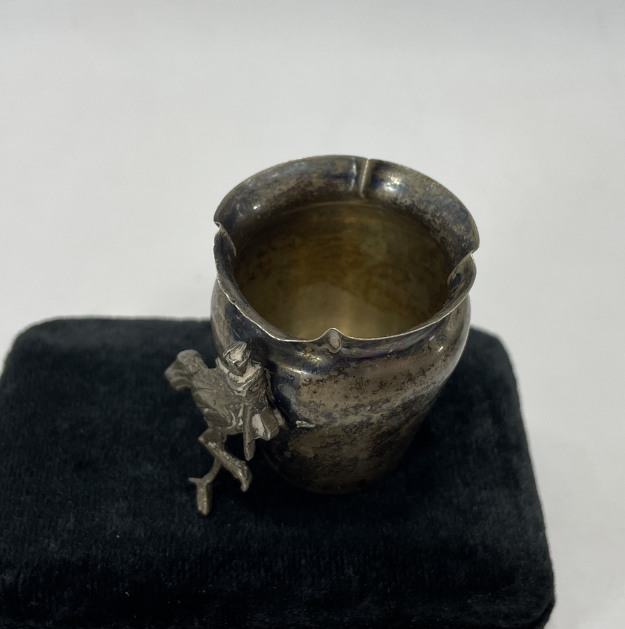 ÜZERİ LEYLEK FİGÜRLÜ ANTİKA GÜMÜŞ HOKKA