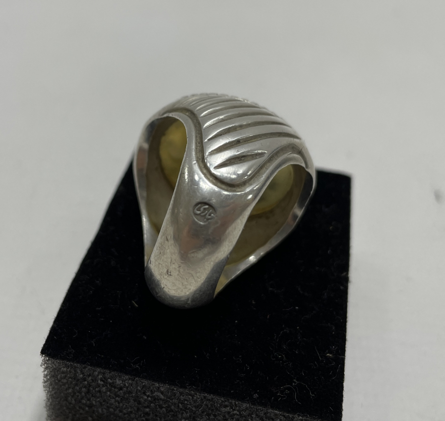 AKİK ÜZERİ EL KAZIMA USTA DAMGALI BÜYÜK BOY GÜMÜŞ YÜZÜK