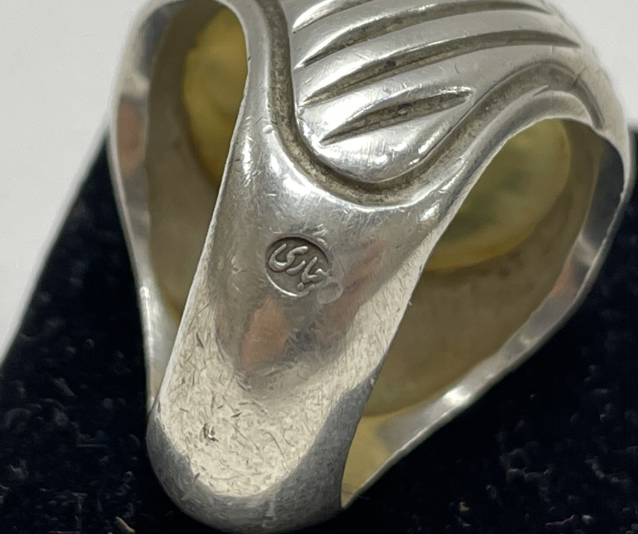 AKİK ÜZERİ EL KAZIMA USTA DAMGALI BÜYÜK BOY GÜMÜŞ YÜZÜK