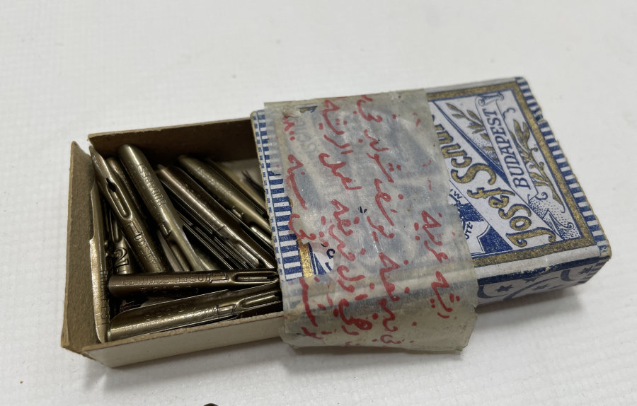 OSMANLI DÖNEMİ ORJİNAL KUTUSUNDA VE ETİKETİYLE DİVİT UÇLARI