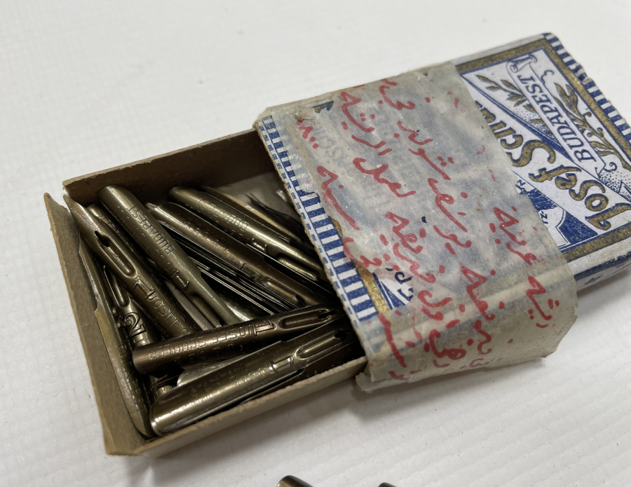 OSMANLI DÖNEMİ ORJİNAL KUTUSUNDA VE ETİKETİYLE DİVİT UÇLARI