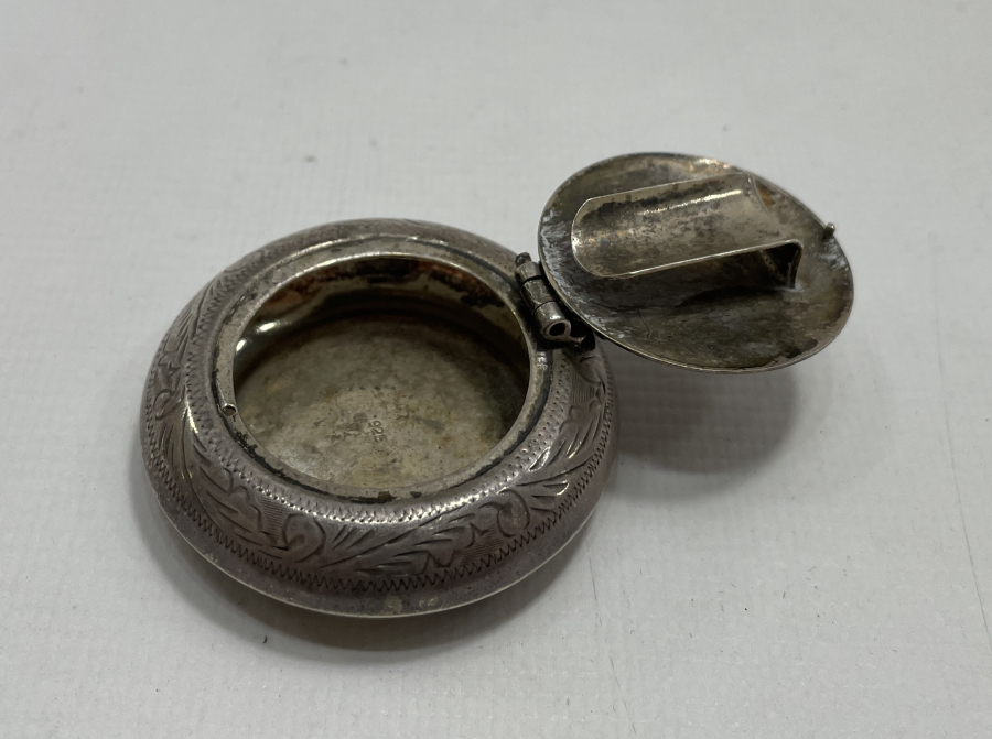 TAMAMI KALEM İŞÇİLİKLİ GÜMÜŞ SEYAHAT HOKKASI