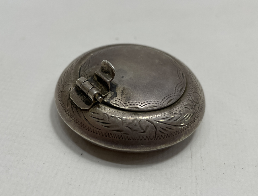 TAMAMI KALEM İŞÇİLİKLİ GÜMÜŞ SEYAHAT HOKKASI