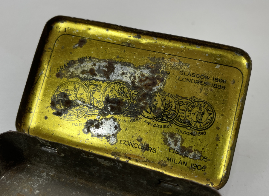 ÜZERİ OSMANLICA YAZILI GAZİ MUSTAFA KEMAL GÖRSELLİ NADİR TÜTÜN TABAKASI