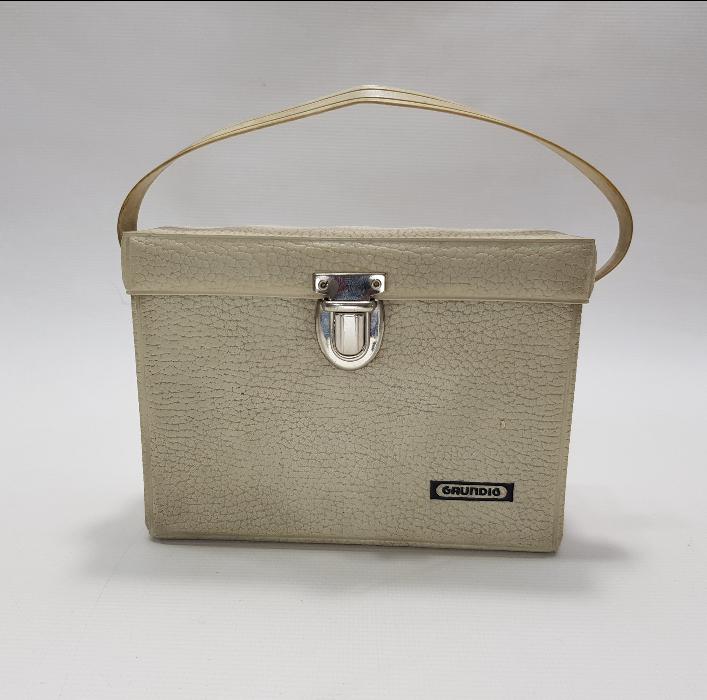 GRUNDIG MARKA KUTUSUNDA MİKROFON