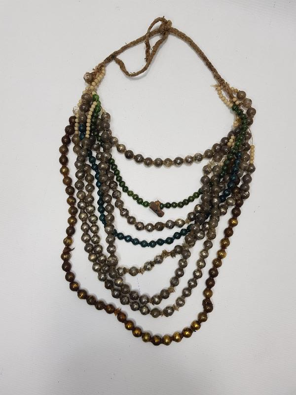 OSMANLI DÖNEMİ CAM BONCUKLARDAN YAPILMIŞ RUM İŞİ GERDANLIK 