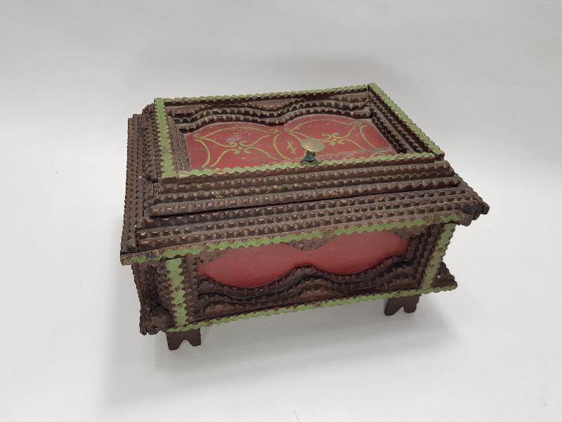 OSMANLI DÖNEMİ EL OYMA AHŞAP KUTU 