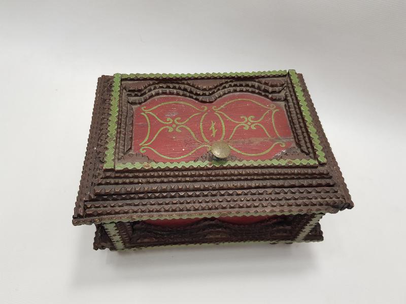 OSMANLI DÖNEMİ EL OYMA AHŞAP KUTU 