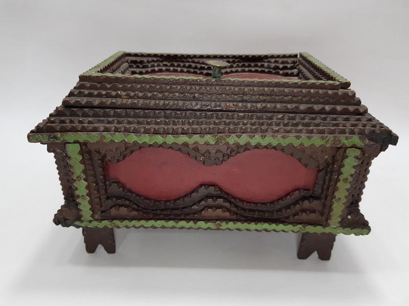 OSMANLI DÖNEMİ EL OYMA AHŞAP KUTU 