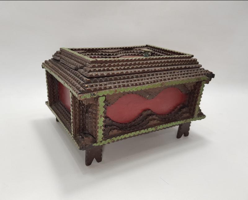 OSMANLI DÖNEMİ EL OYMA AHŞAP KUTU 