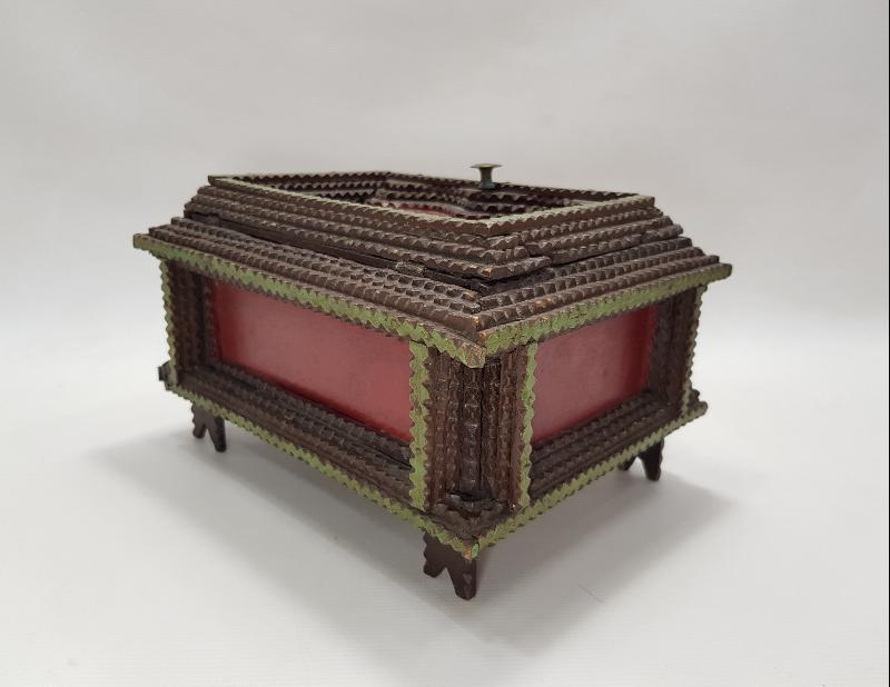 OSMANLI DÖNEMİ EL OYMA AHŞAP KUTU 