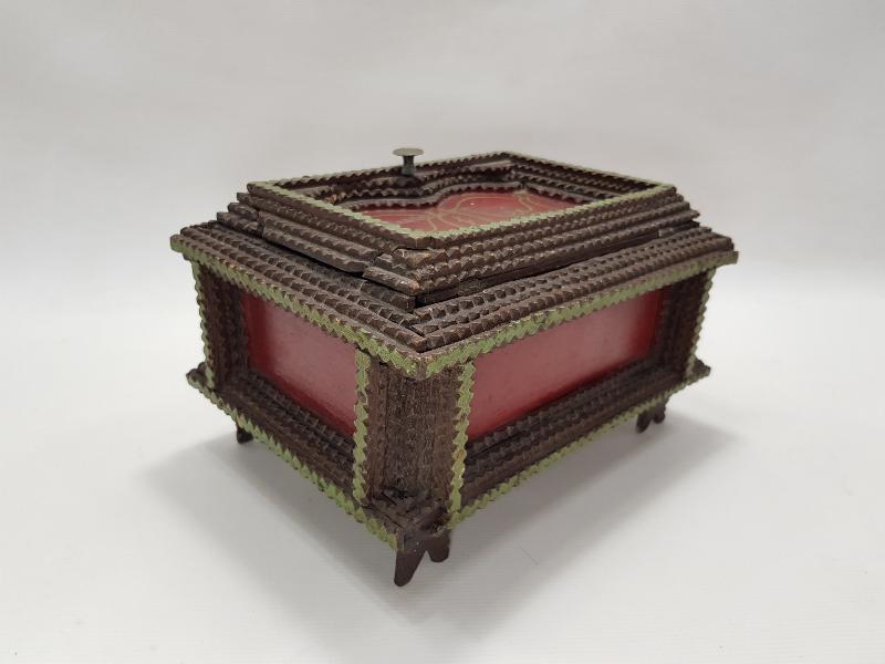 OSMANLI DÖNEMİ EL OYMA AHŞAP KUTU 