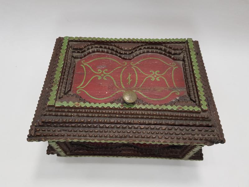 OSMANLI DÖNEMİ EL OYMA AHŞAP KUTU 